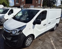 VAUXHALL VIVARO