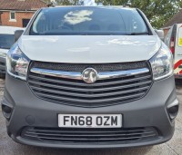 VAUXHALL VIVARO