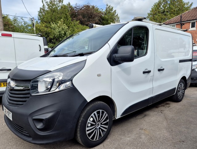 VAUXHALL VIVARO