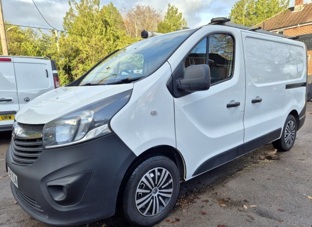 VAUXHALL VIVARO