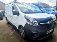 VAUXHALL VIVARO