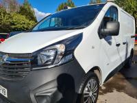 VAUXHALL VIVARO