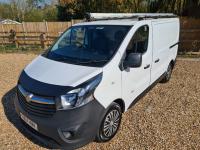 VAUXHALL VIVARO