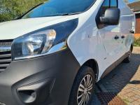 VAUXHALL VIVARO