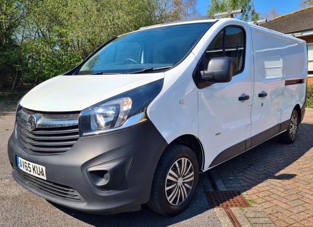VAUXHALL VIVARO