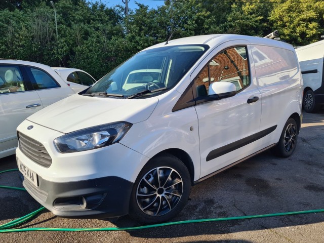 FORD TRANSIT COURIER