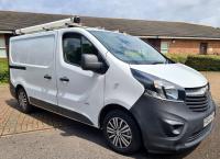 VAUXHALL VIVARO