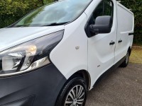 VAUXHALL VIVARO