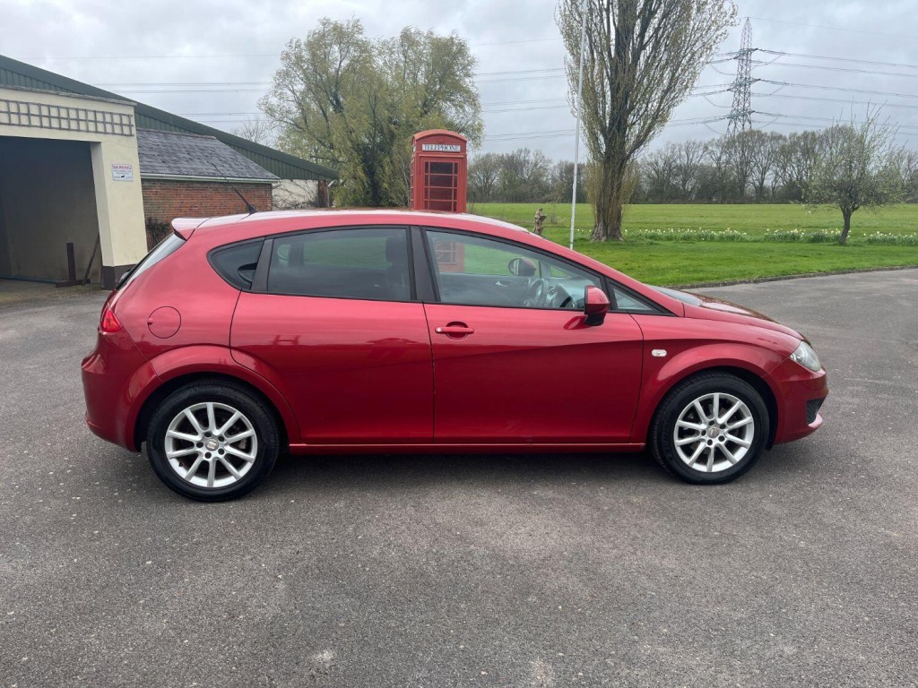 SEAT LEON