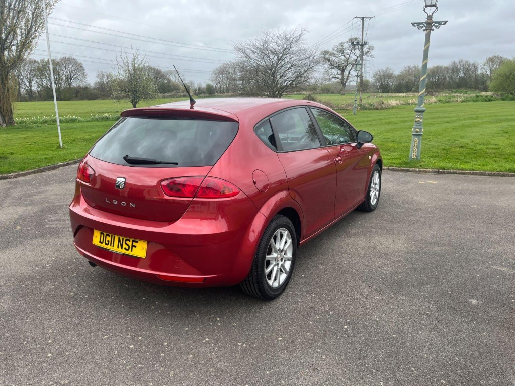 View SEAT LEON 1.6 TDI CR SE