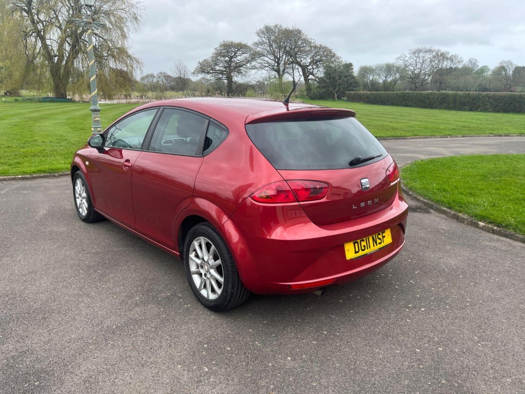 SEAT LEON