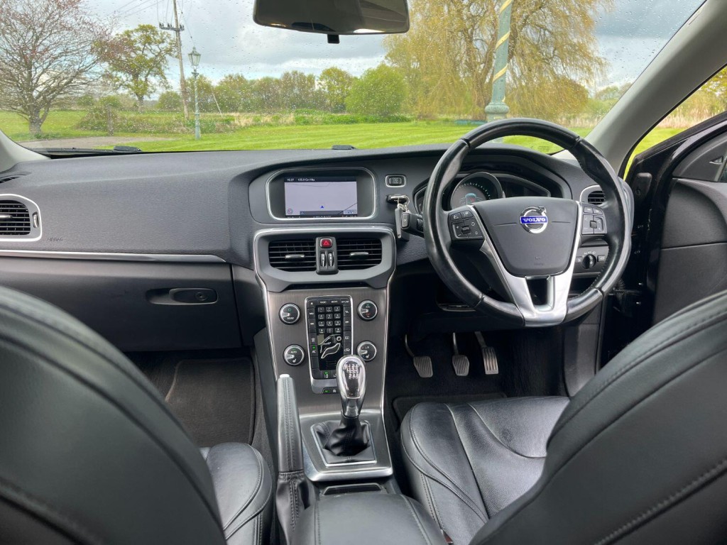 VOLVO V40
