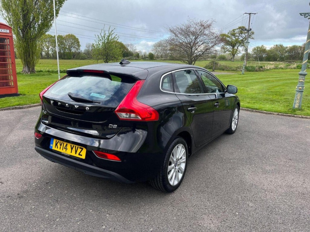 View VOLVO V40 1.6 D2 SE Lux Nav