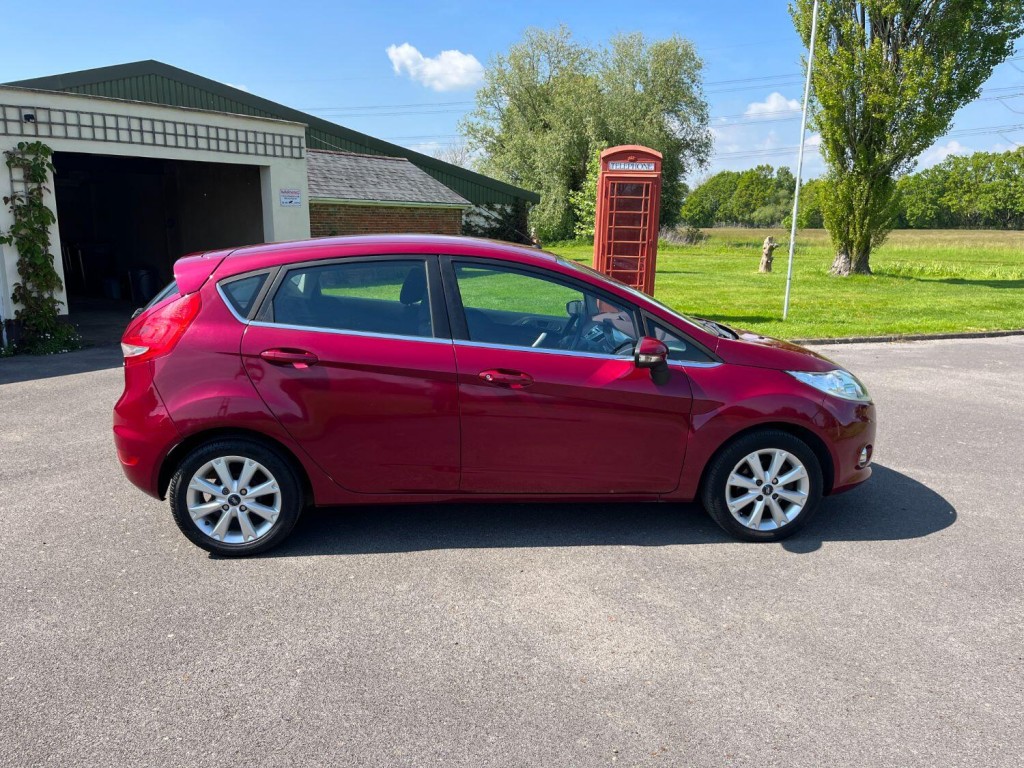 View FORD FIESTA 1.3 Zetec
