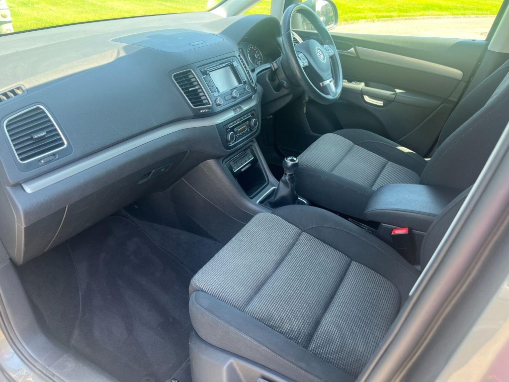 VOLKSWAGEN SHARAN