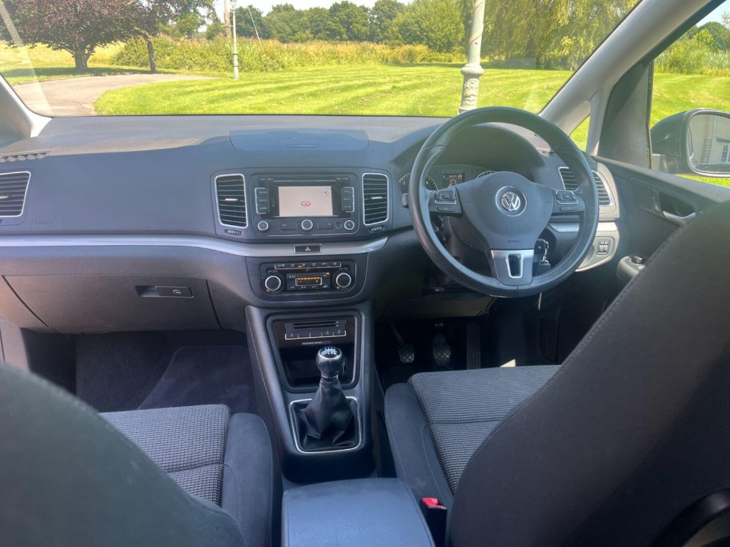 VOLKSWAGEN SHARAN