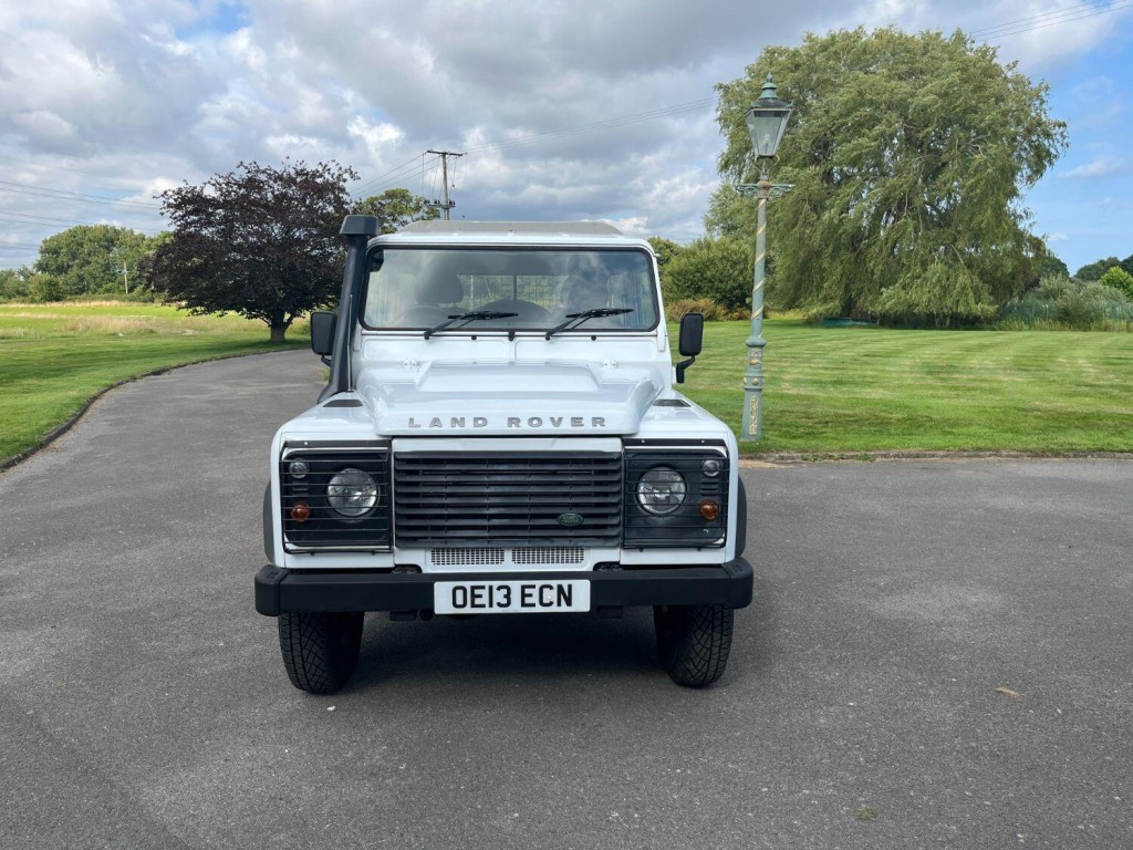 LAND ROVER DEFENDER