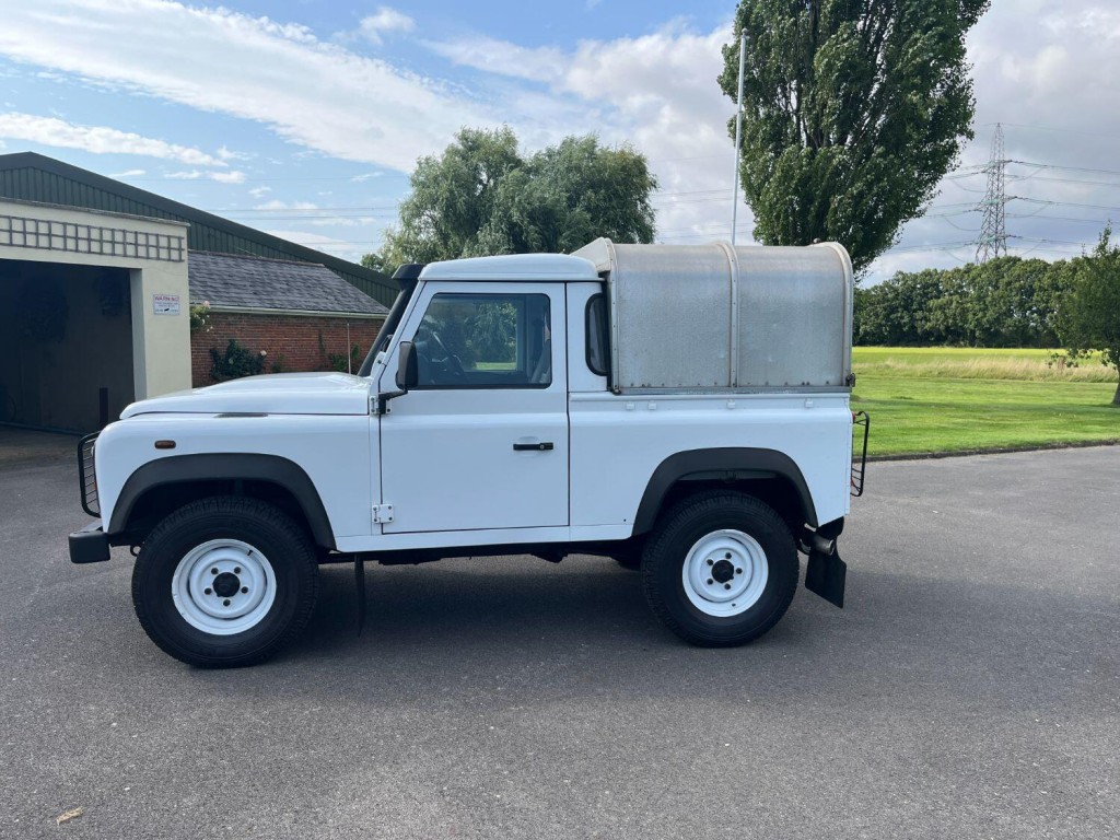 View LAND ROVER DEFENDER 2.2 TDCi