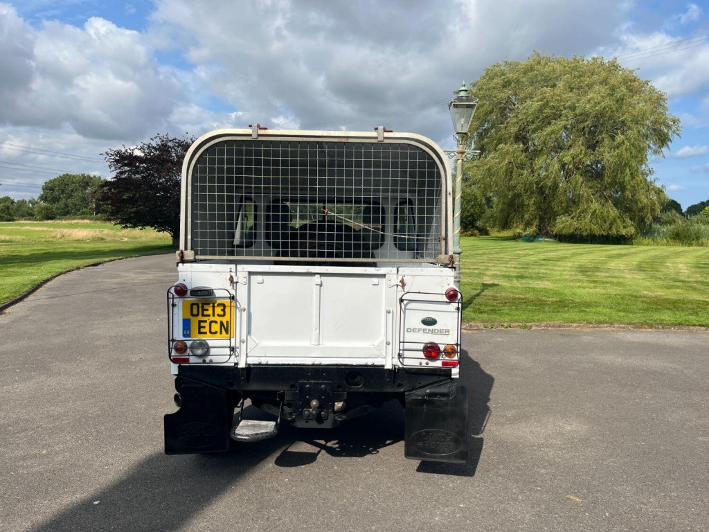 LAND ROVER DEFENDER