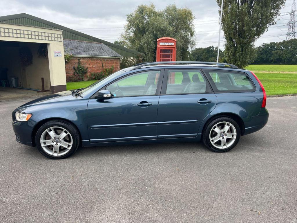 VOLVO V50