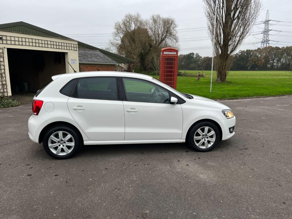 VOLKSWAGEN POLO