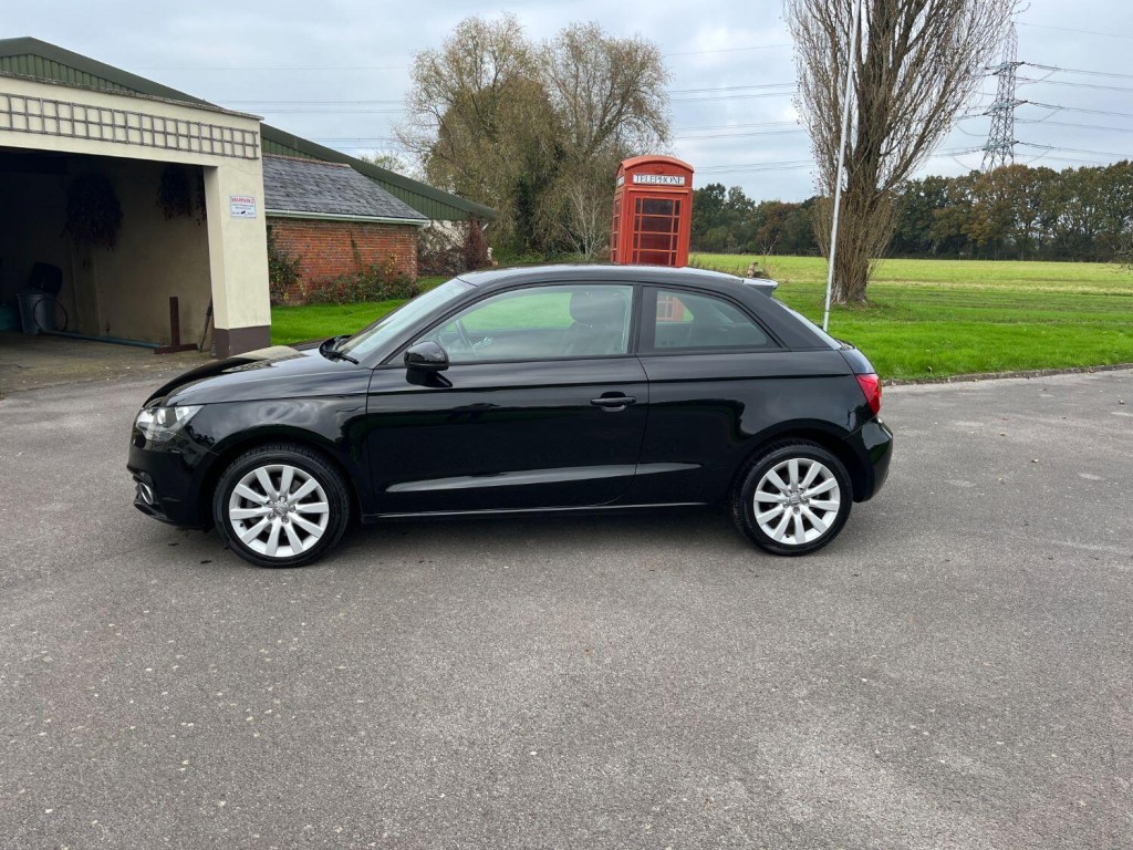 View AUDI A1 1.6 TDI Sport