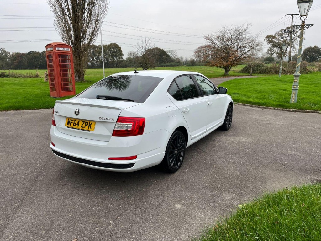 View SKODA OCTAVIA 1.6 TDI Black Edition