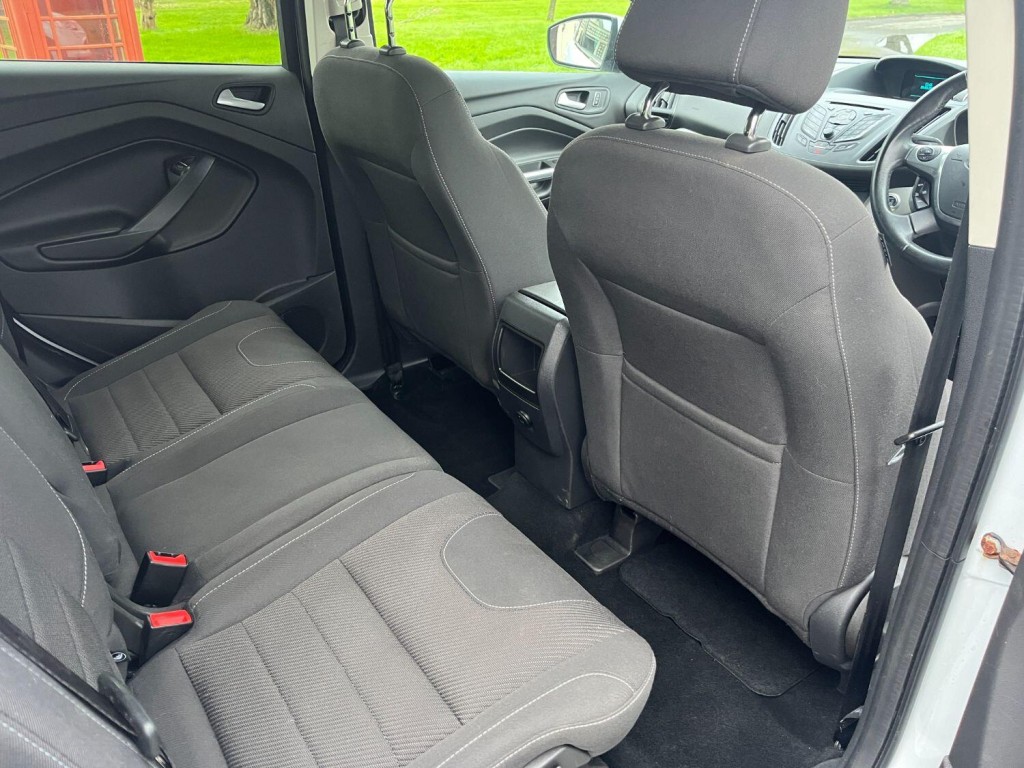 FORD KUGA