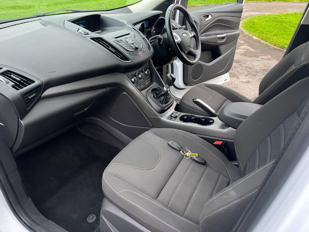 FORD KUGA