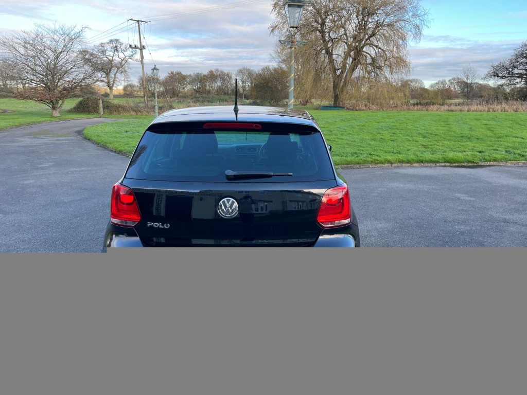 VOLKSWAGEN POLO