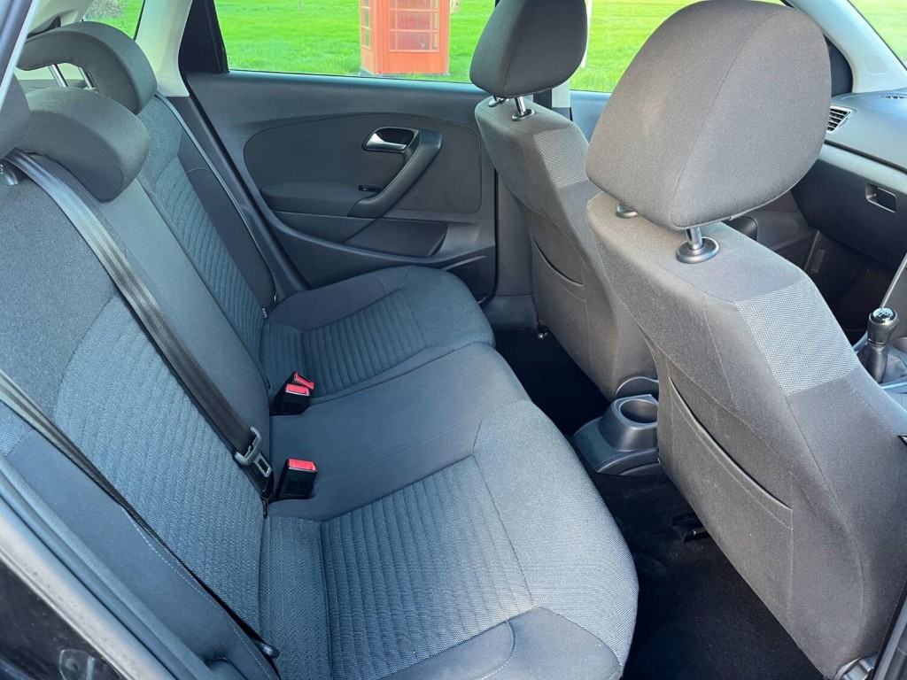 VOLKSWAGEN POLO