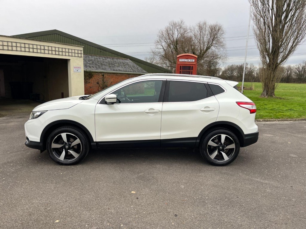 View NISSAN QASHQAI 1.5 dCi N-Connecta