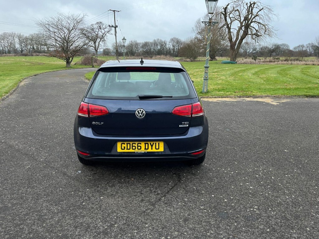VOLKSWAGEN GOLF