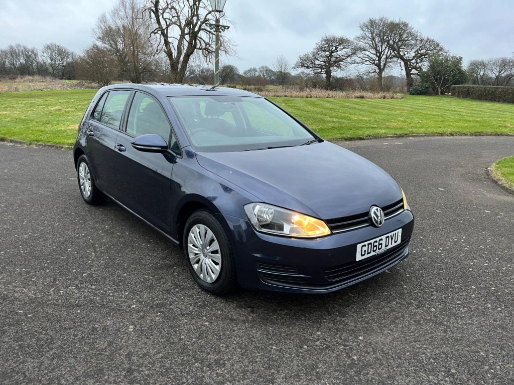 VOLKSWAGEN GOLF