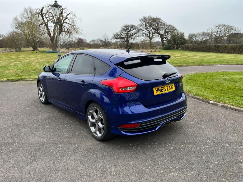 FORD FOCUS