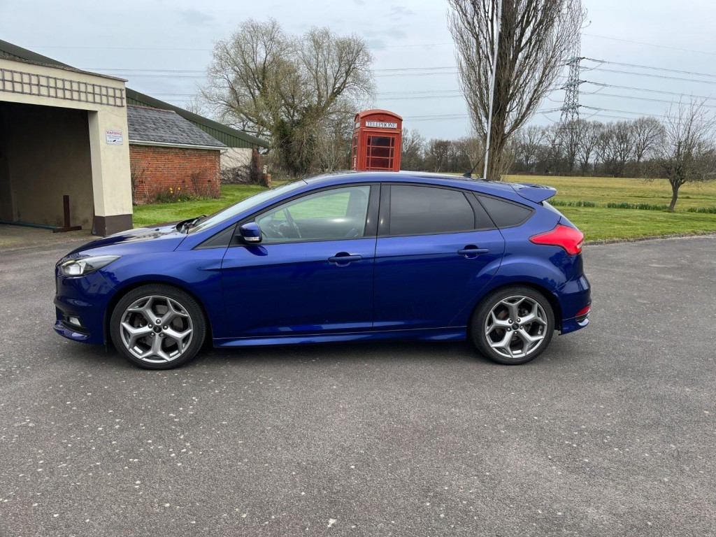 View FORD FOCUS 2.0 TDCi ST-2