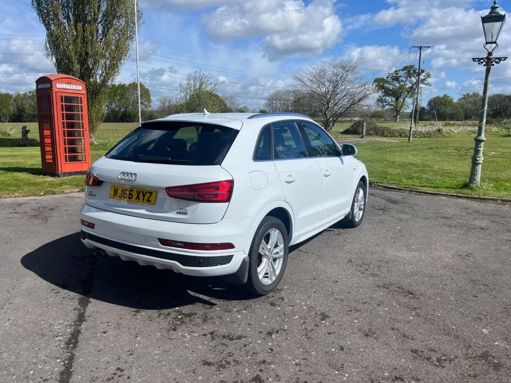 View AUDI Q3 2.0 TDI S line