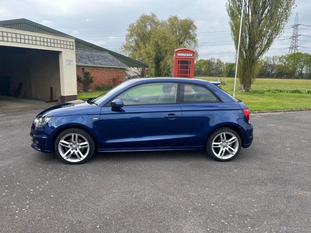 View AUDI A1 1.6 TDI S line