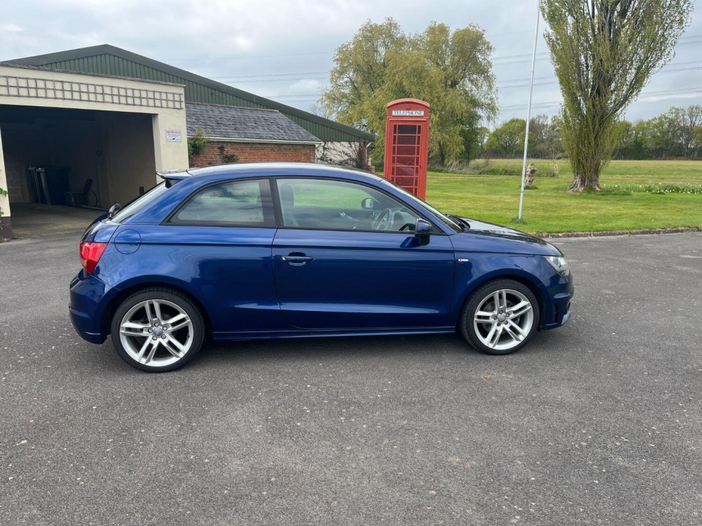 AUDI A1