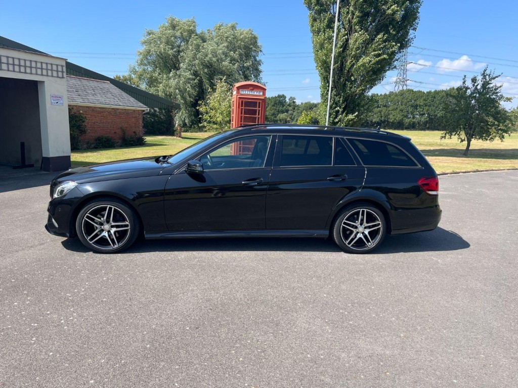 View MERCEDES-BENZ E CLASS 2.1 E220 BlueTEC AMG Night Edition