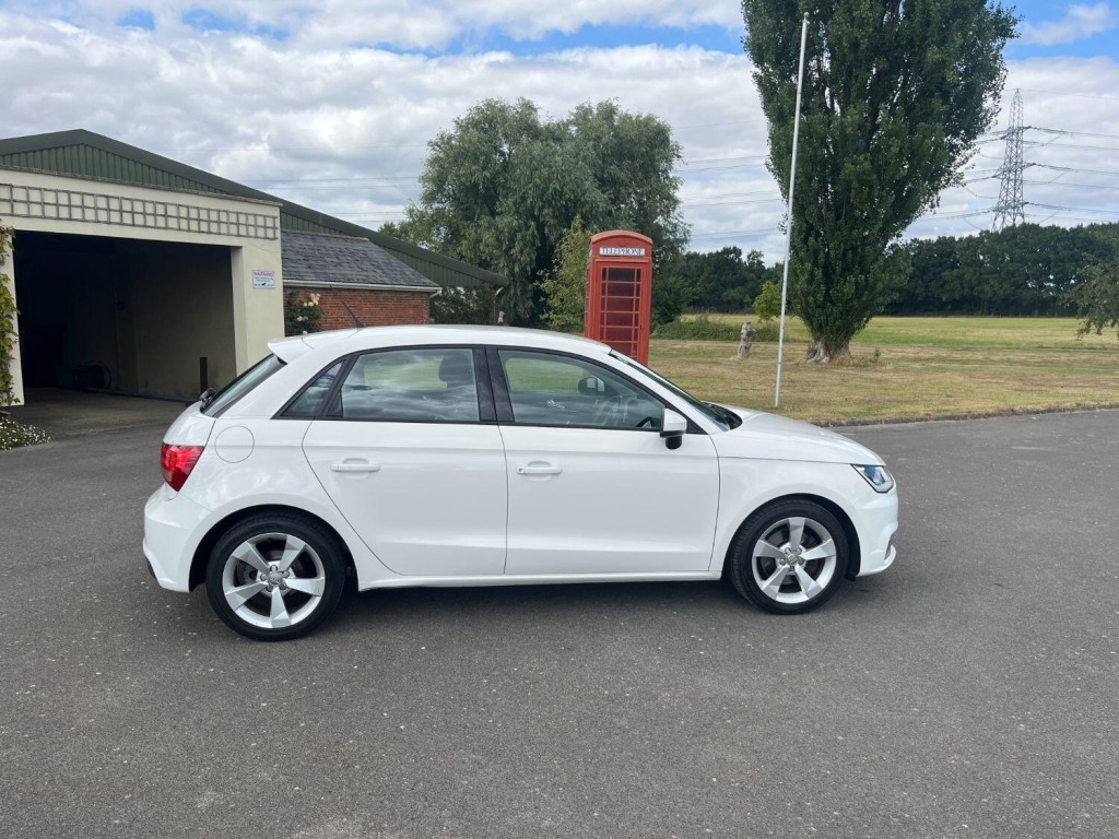 AUDI A1