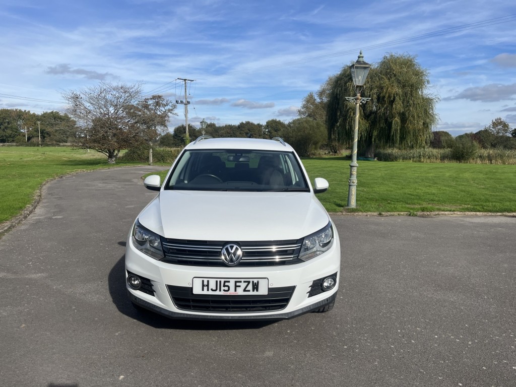 VOLKSWAGEN TIGUAN