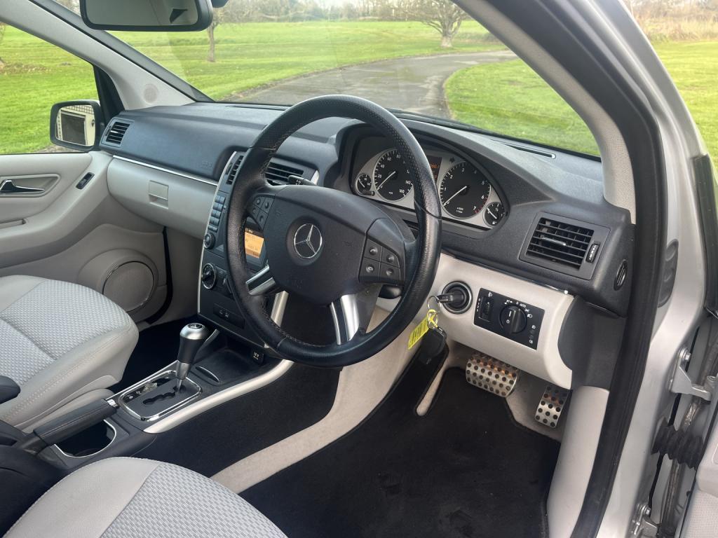 MERCEDES-BENZ B CLASS