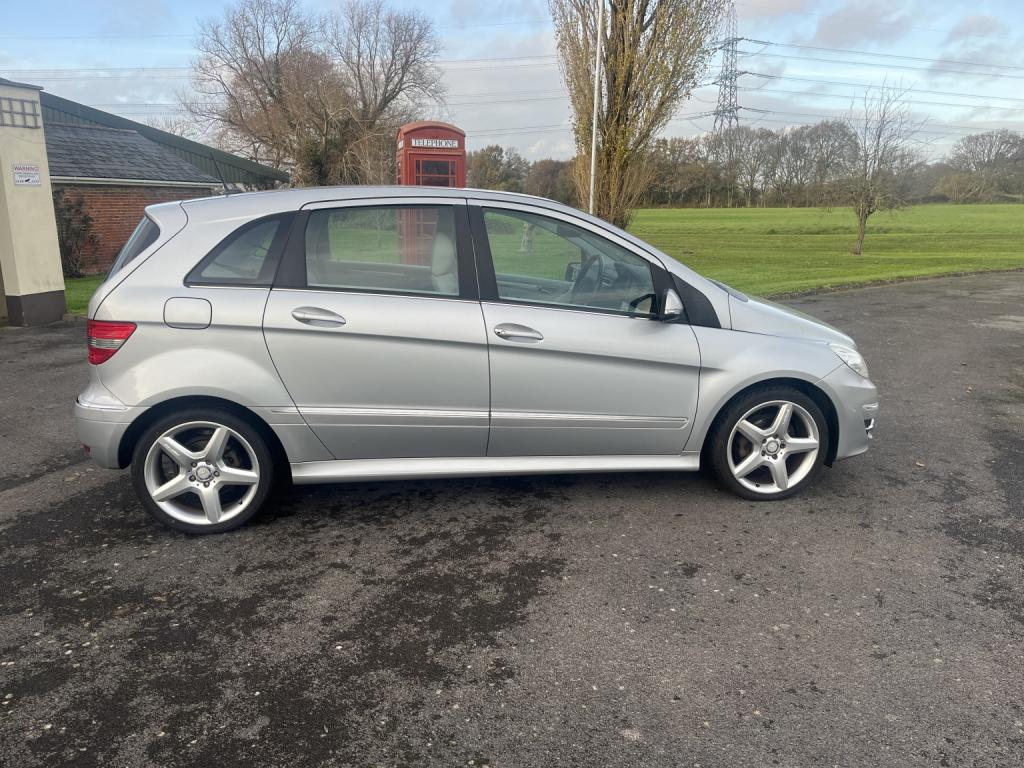 MERCEDES-BENZ B CLASS