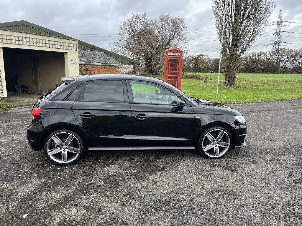 View AUDI A1 1.6 TDI S line