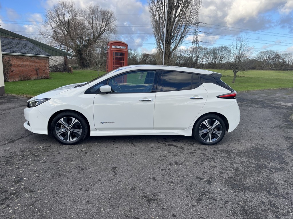 View NISSAN LEAF 40kWh Tekna