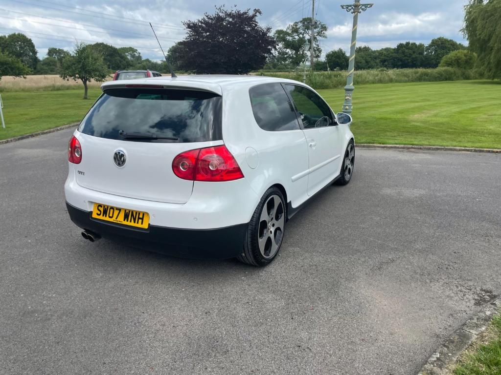 View VOLKSWAGEN GOLF 2.0 TFSI GTI 3dr