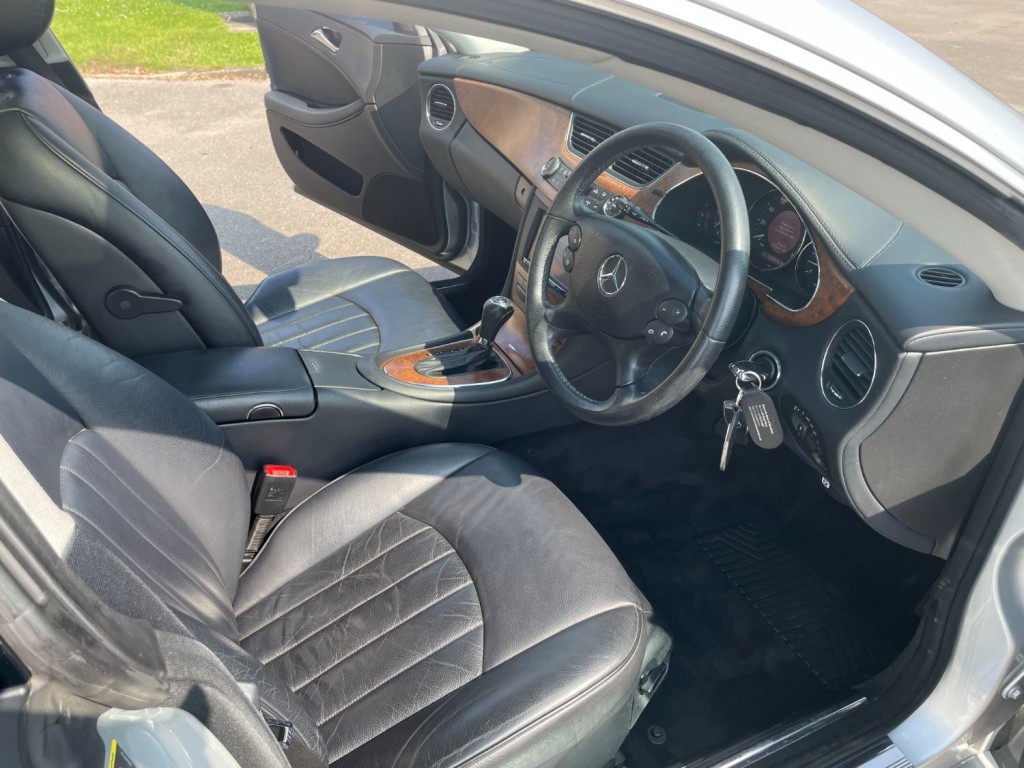 MERCEDES-BENZ CLS