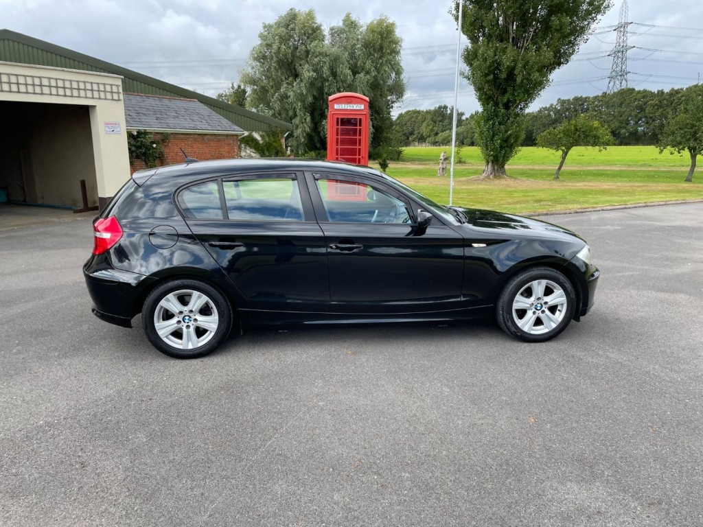 BMW 1 SERIES