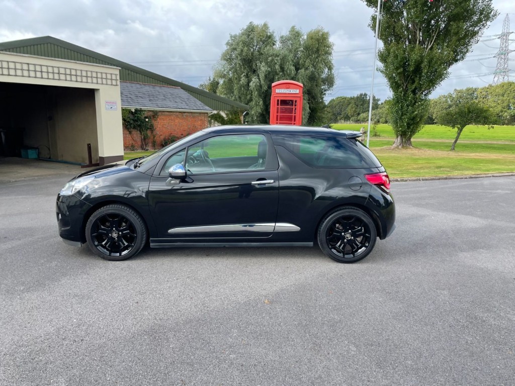View CITROEN DS3 1.6 HDi DSport Plus 3dr